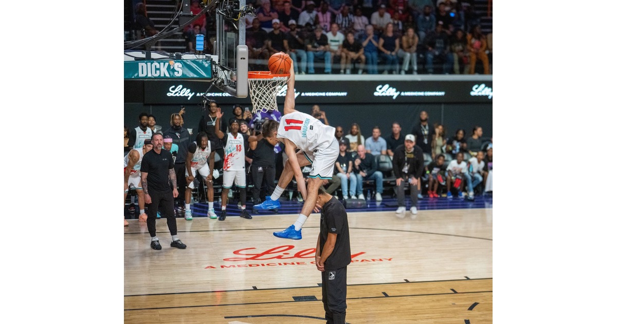 Dylan Haugen dunking at the DunkMan event in Atlanta